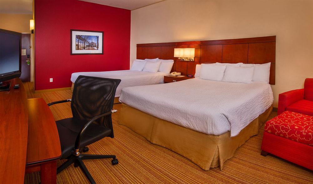 Courtyard By Marriott Dulles Town Center Hotel Стърлинг Екстериор снимка